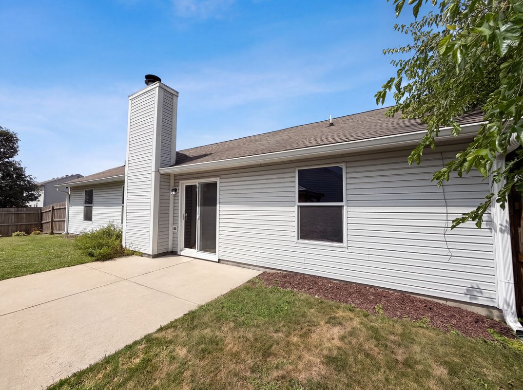 Photo 5 of 16 of 345 Leffler Dr, Indianapolis, IN