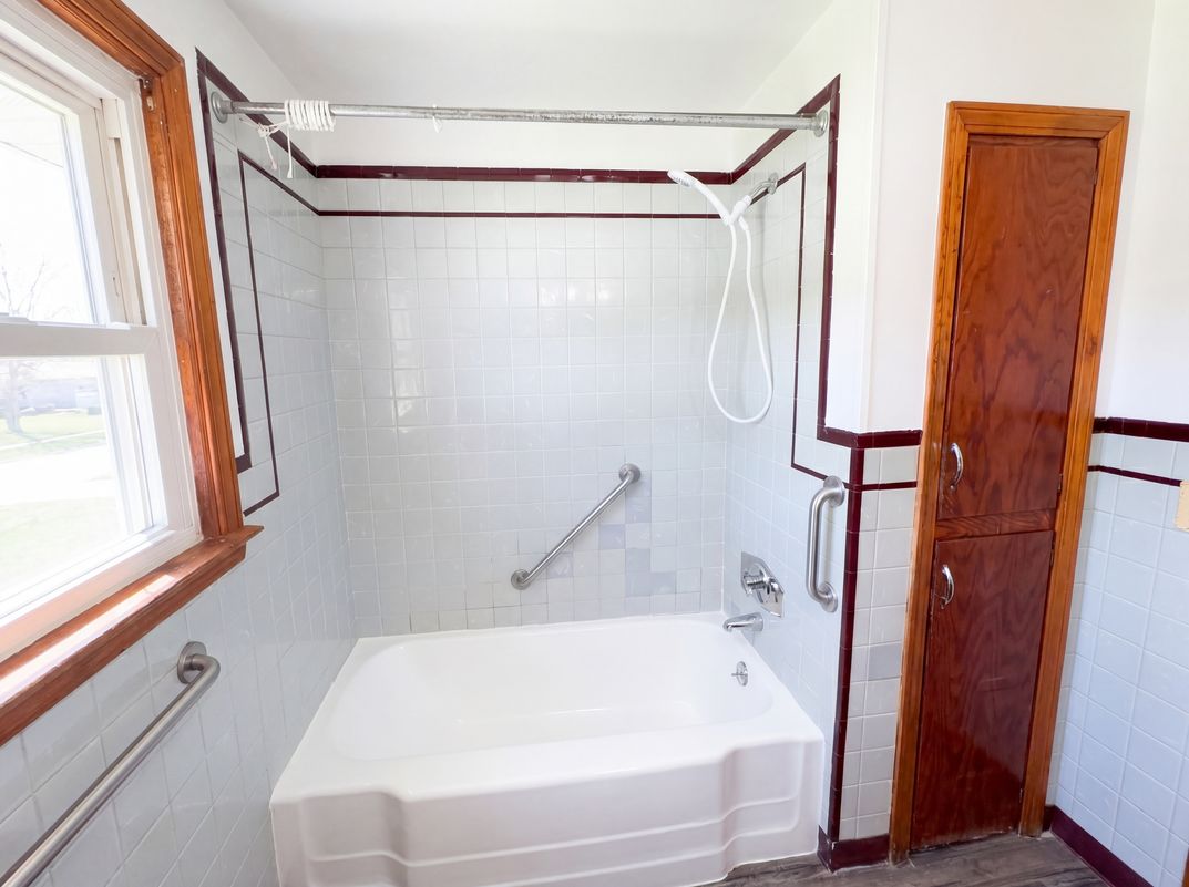 Photo 8 of 17 of 41 Hicks St, Chicopee, MA