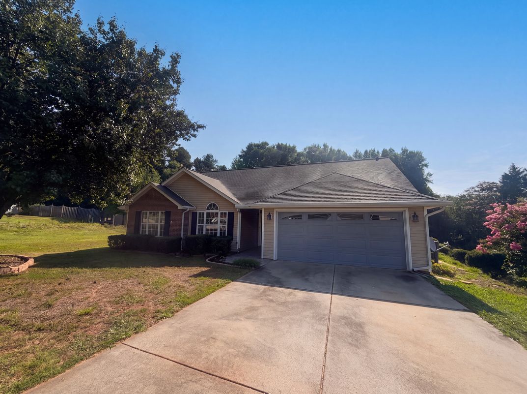 Photo 11 of 12 of 5702 River Glen Dr, Greensboro, NC