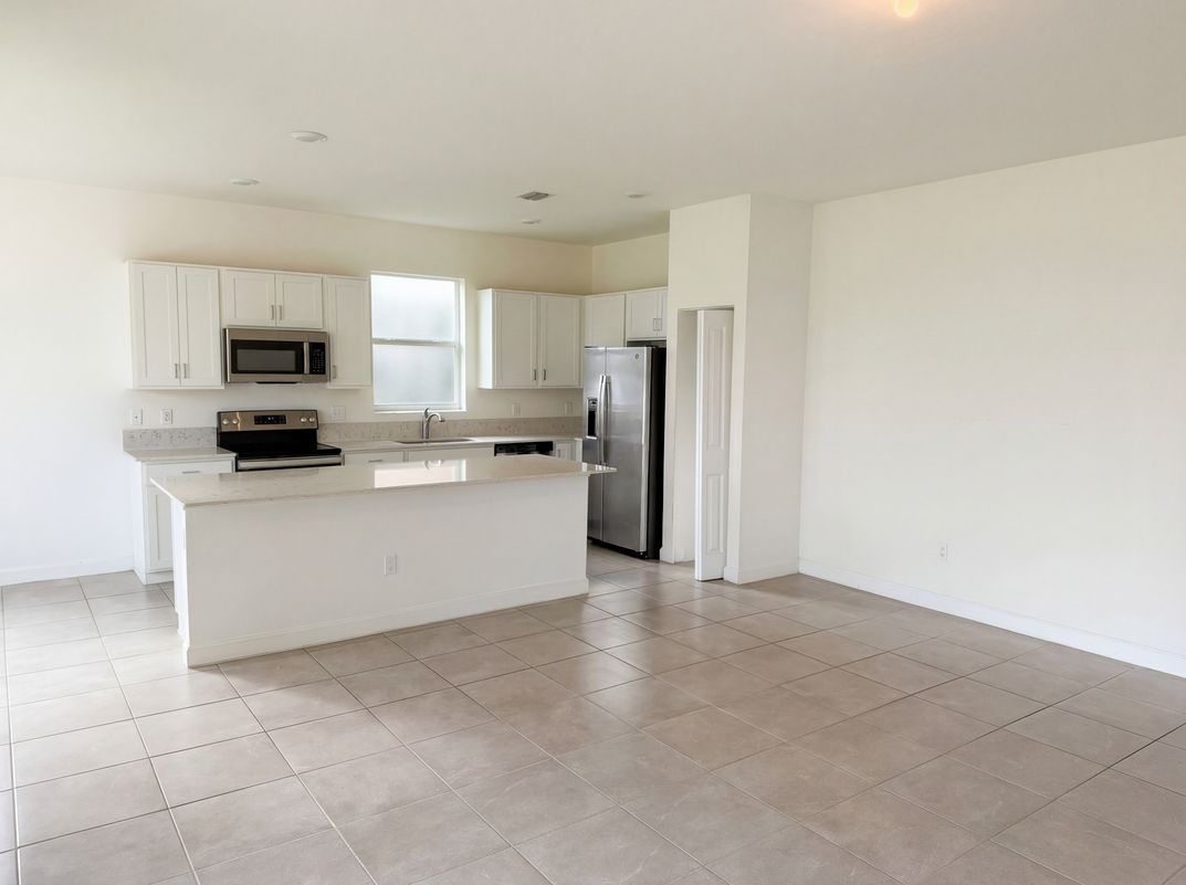 Photo 12 of 42 of 12473 NW Lynch Ln, Port Saint Lucie, FL
