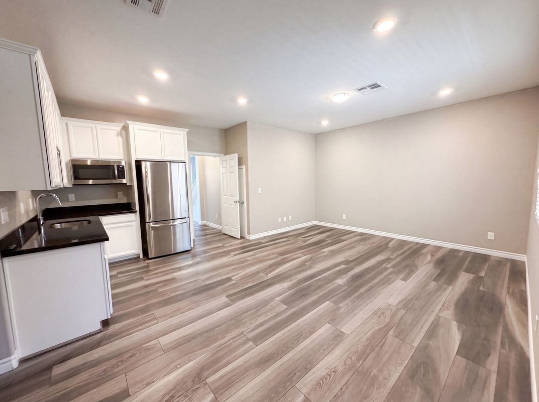 Photo 15 of 56 of 1418 Dire Wolf Ave, North Las Vegas, NV