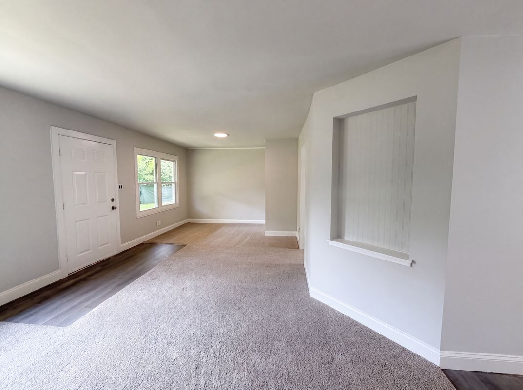 Photo 7 of 20 of 704 Morningside Dr, Mount Holly, NC