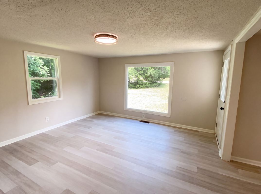Photo 10 of 32 of 630 S Lee St, Batesburg, SC
