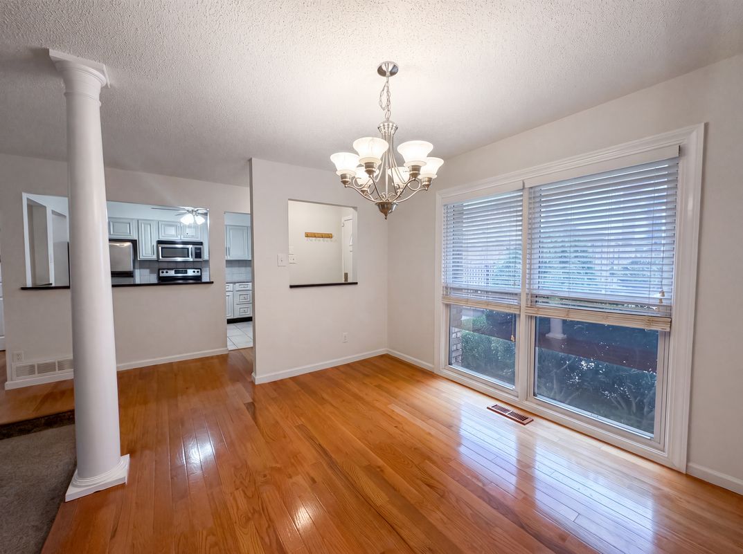 Photo 7 of 20 of 1154 Rue La Chelle Walk, Saint Louis, MO