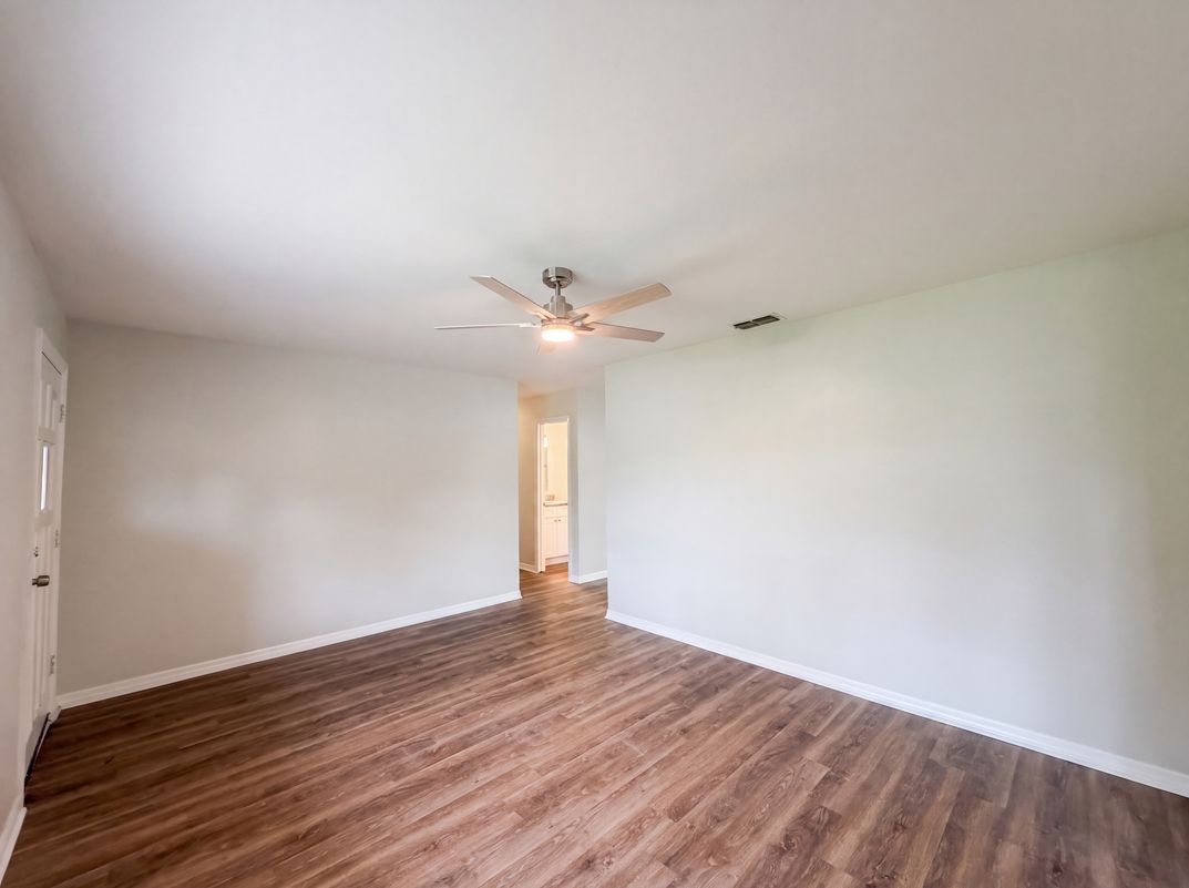 Photo 11 of 26 of 6520 NW 61st Ct, Ocala, FL