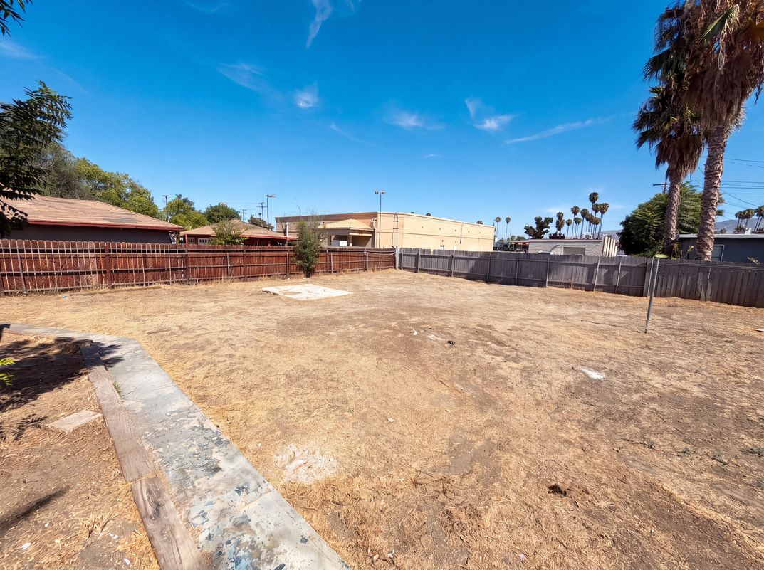 Photo 18 of 19 of 1374 El Nita Ln, Hemet, CA