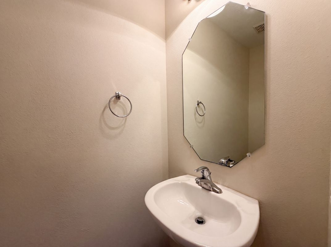 Photo 19 of 22 of 7914 Ingle Oak Dr, Houston, TX