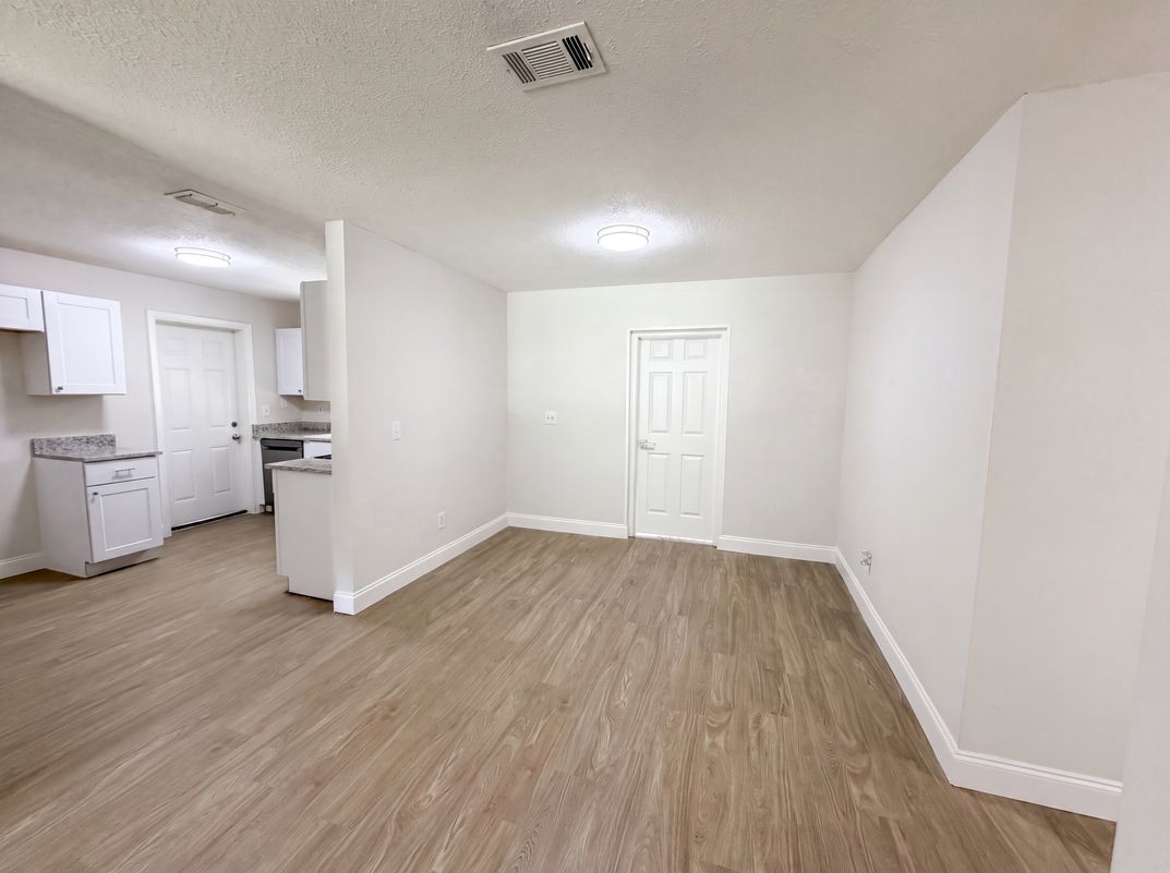 Photo 14 of 23 of 585 Hewett Dr, Orlando, FL