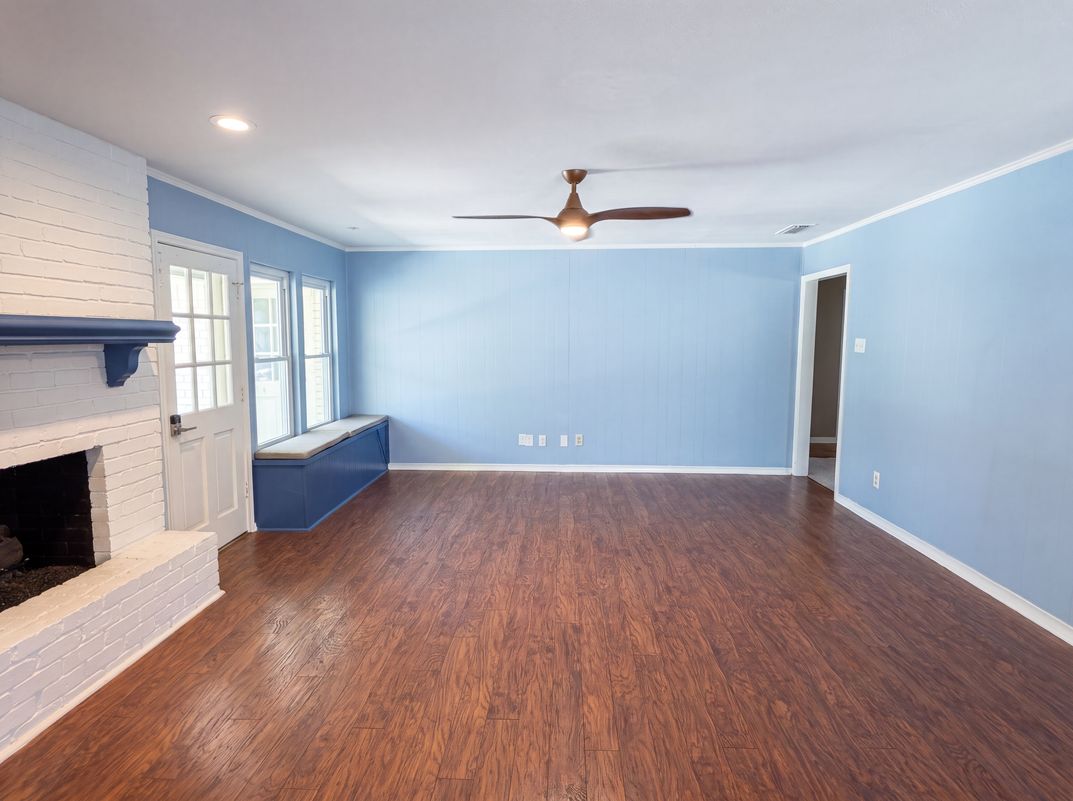 Photo 8 of 16 of 1115 N Waterview Dr, Richardson, TX