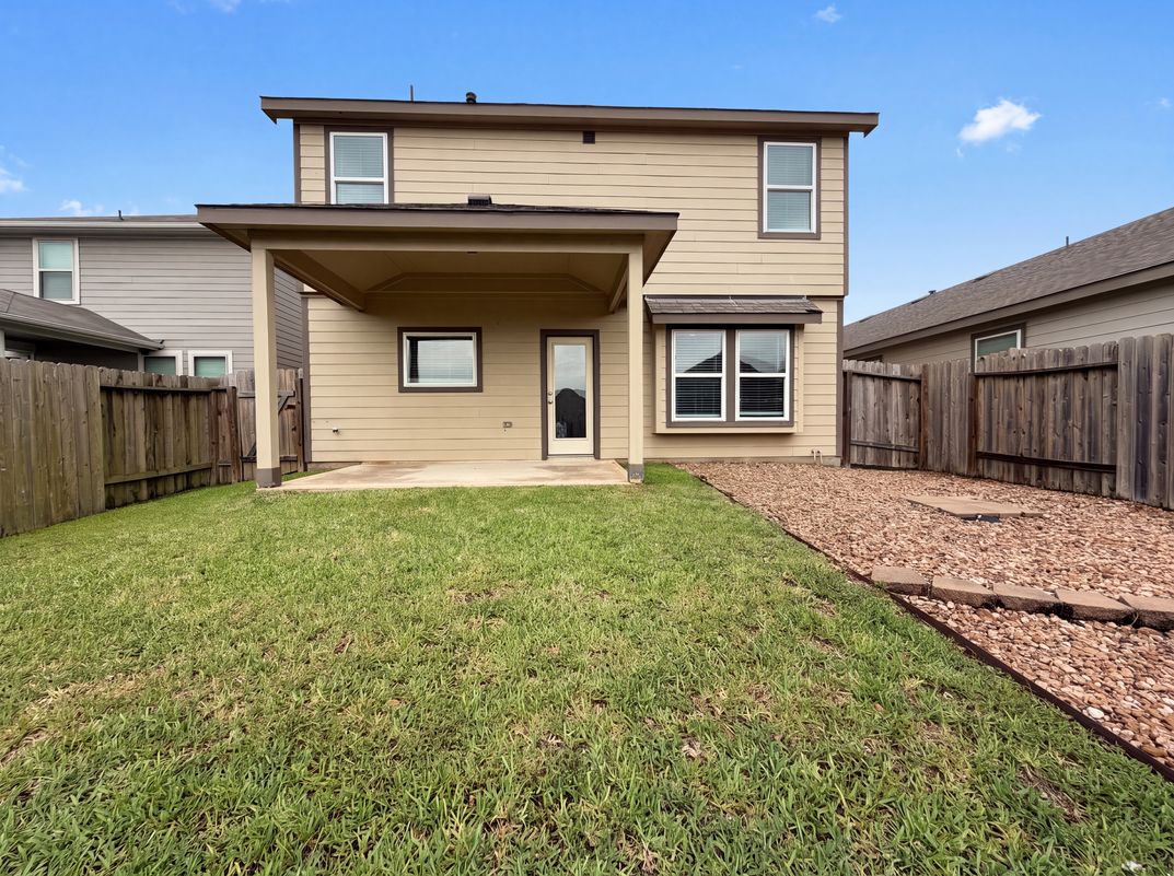 Photo 5 of 19 of 40828 Mostyn Hill Dr, Magnolia, TX
