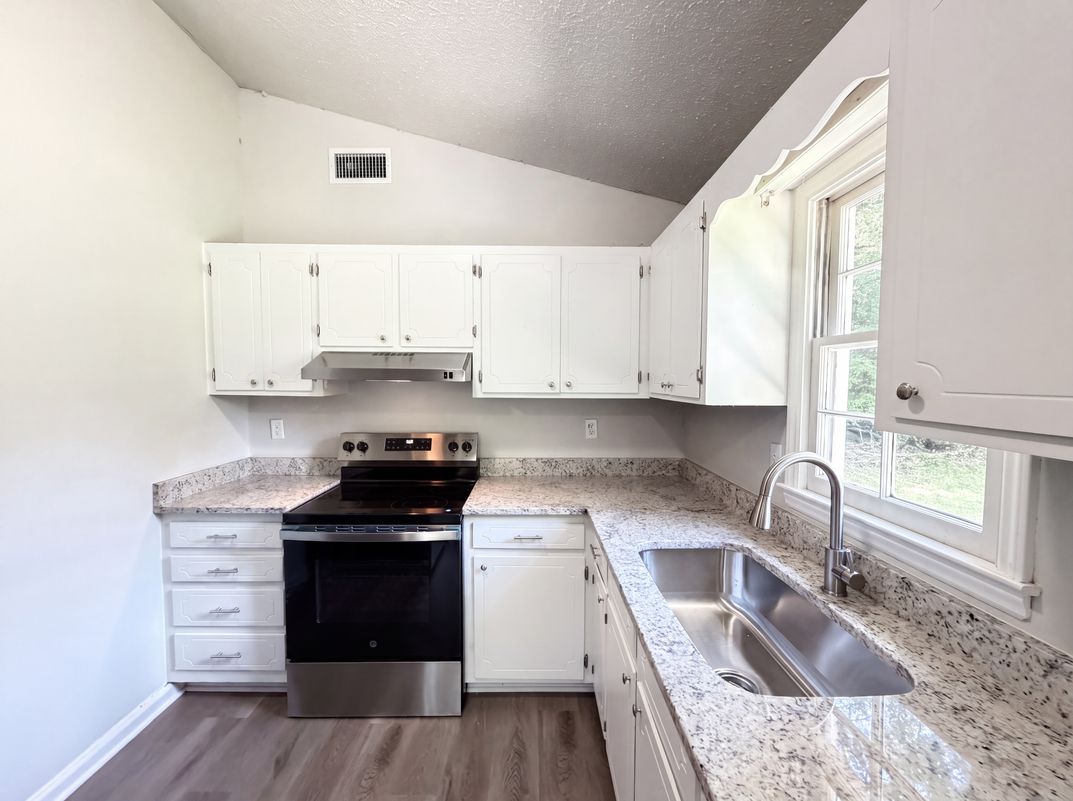 Property photo 2 of 6912 Fieldlark Ln