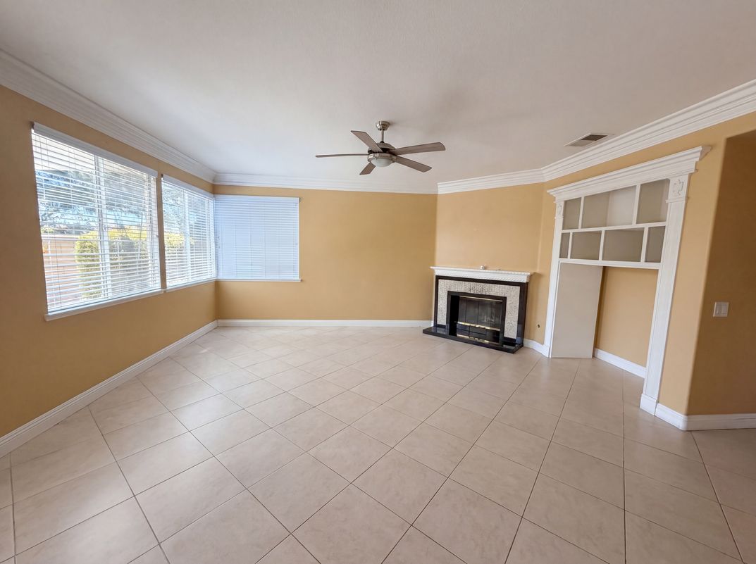 Photo 3 of 21 of 27801 Canyon Hills Way, Murrieta, CA