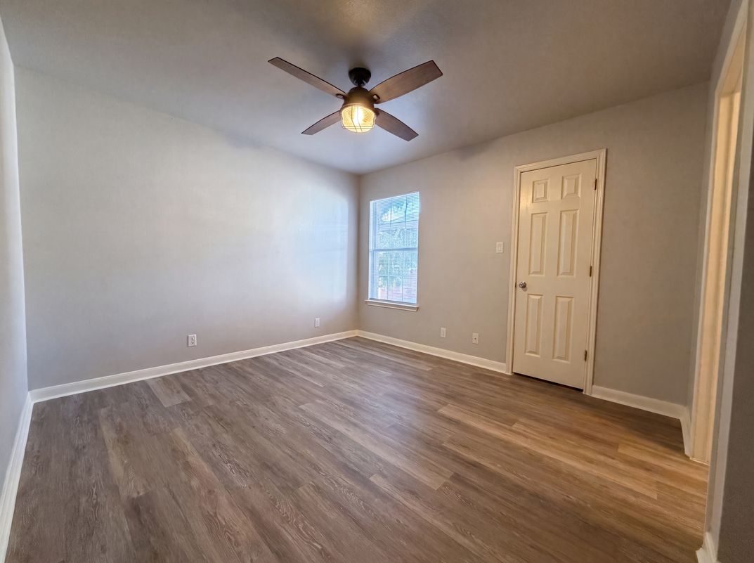 Photo 7 of 16 of 40 Chapel Hill Cir, San Antonio, TX