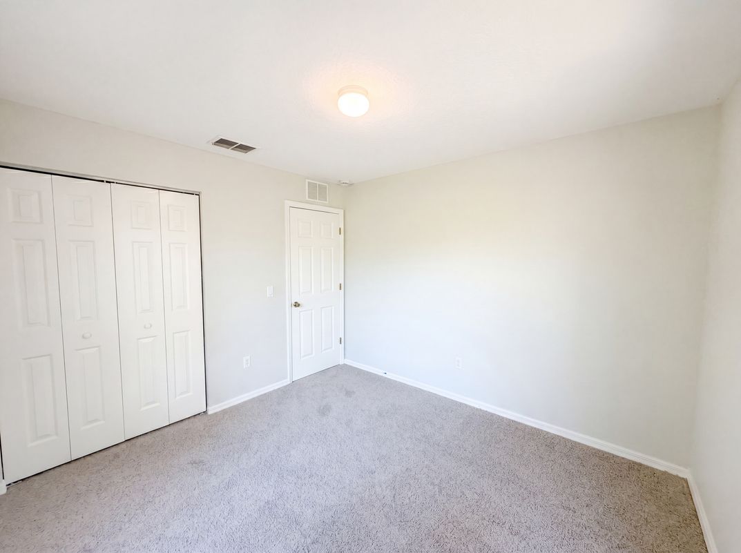 Photo 8 of 25 of 17956 SW 25th Avenue Rd, Ocala, FL
