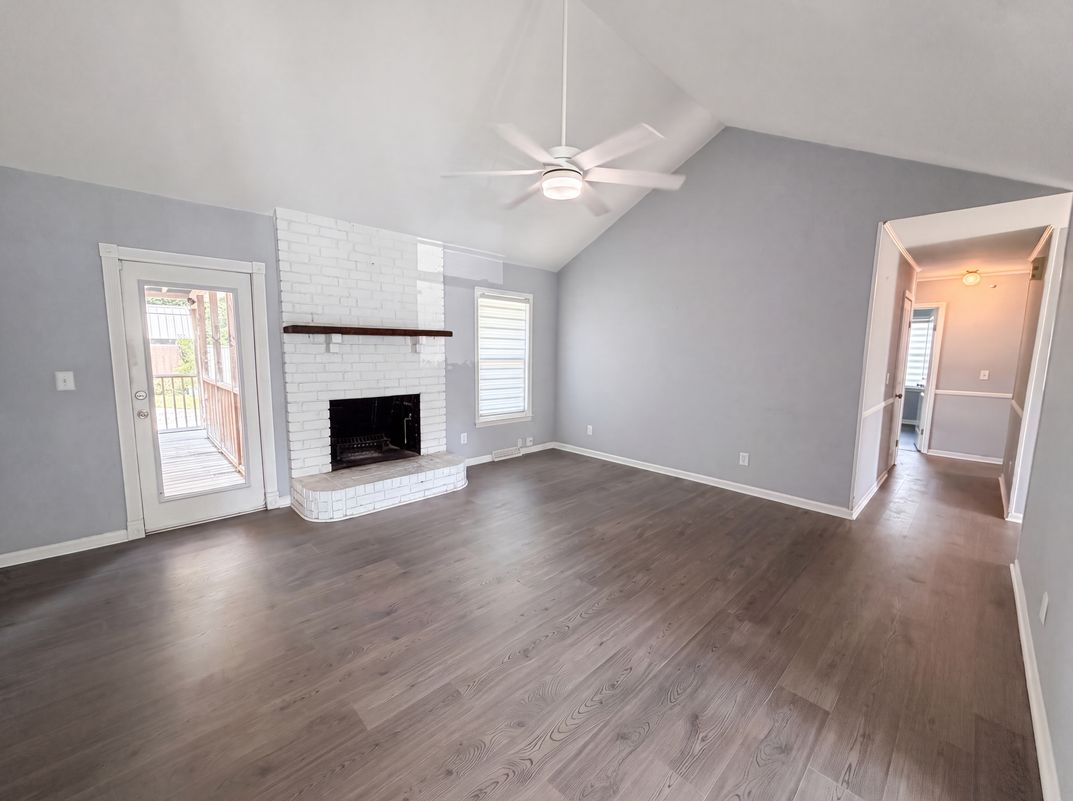Photo 3 of 20 of 189 Tall Pines Rd, Ladson, SC