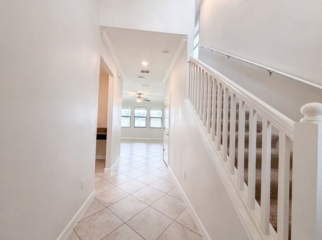 Photo 6 of 36 of 9709 Ivory Dr, Sun City Center, FL
