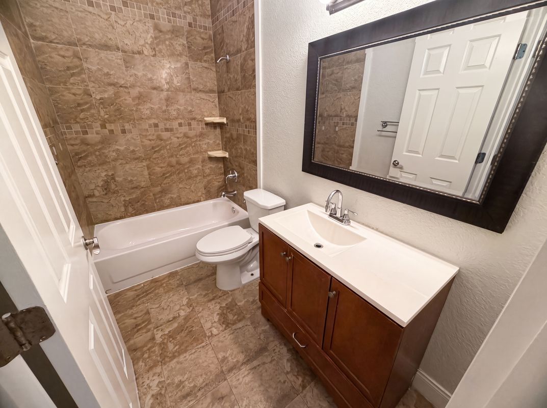 Photo 18 of 29 of 711 SE Celtic Ave, Port Saint Lucie, FL