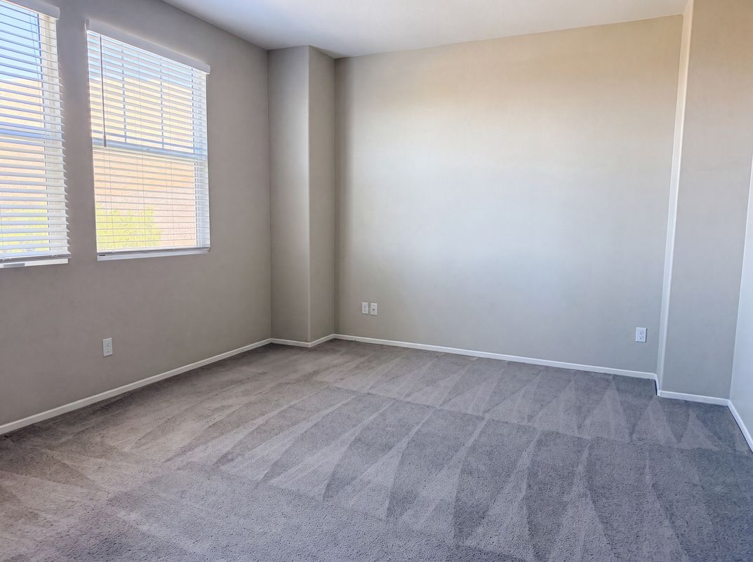 Photo 4 of 30 of 3885 Iron Mountain Cir, Jurupa Valley, CA