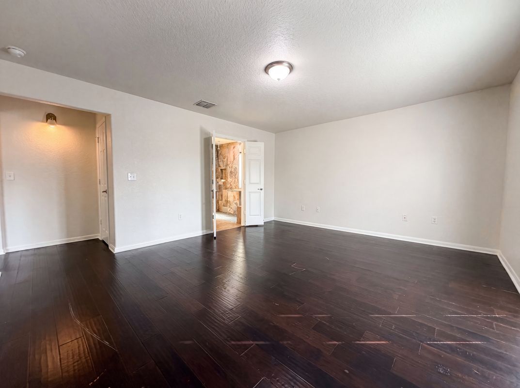 Photo 4 of 22 of 5923 Cielo Rnch, San Antonio, TX