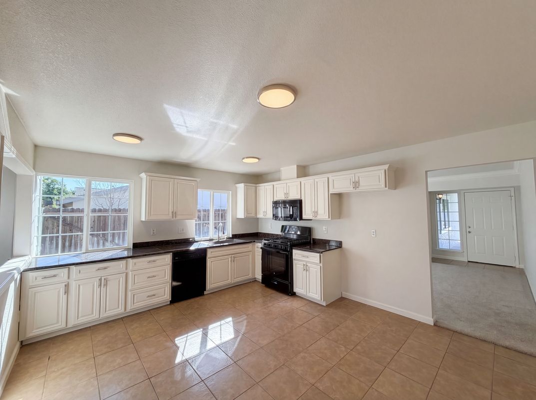 Property photo 2 of 6909 Kittery Ave