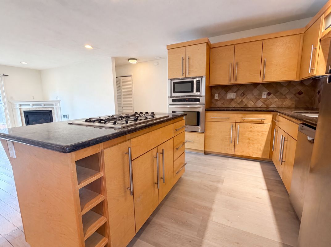 Photo 2 of 14 of 122 SE 73rd Ave, Portland, OR