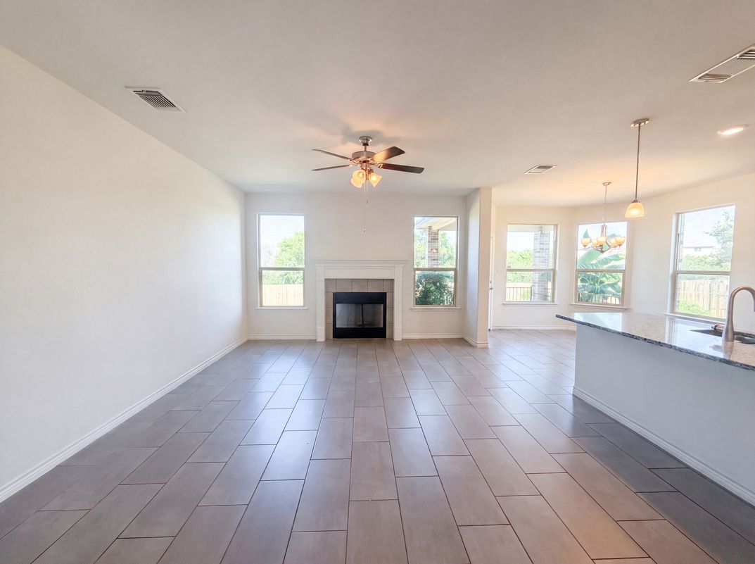 Photo 3 of 19 of 5614 Fenton Ln, Belton, TX