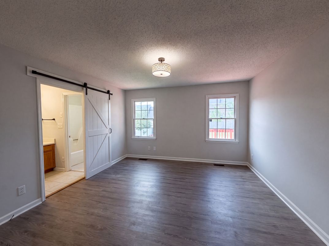 Photo 4 of 17 of 4013 Burleigh Pl, Fayetteville, NC