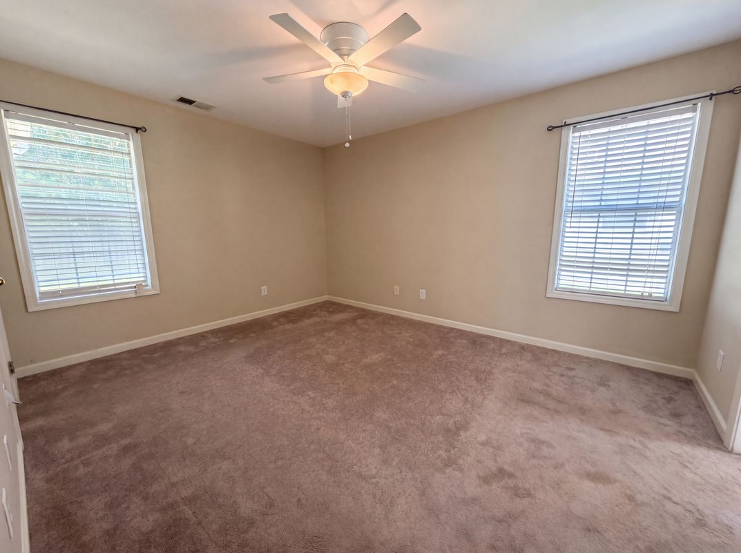 Photo 4 of 20 of 151 Carrington Ln, Calera, AL