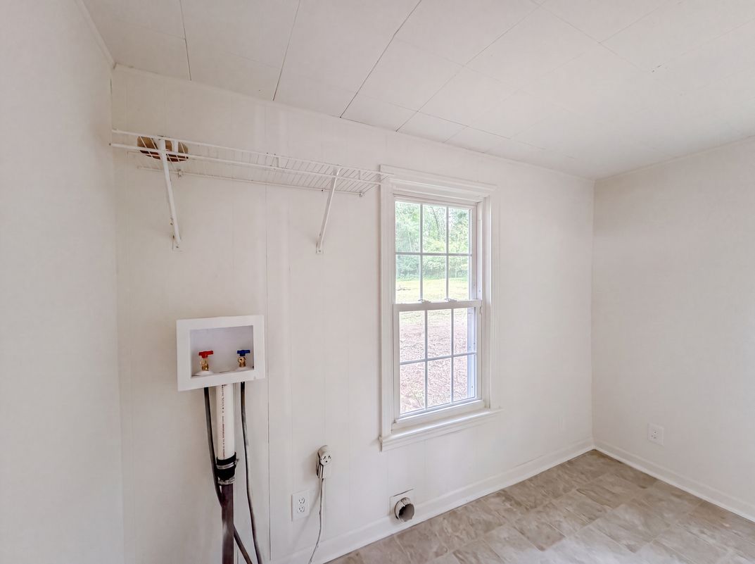Photo 19 of 24 of 210 Pinewood Ln, Stockbridge, GA