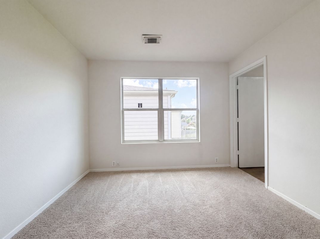 Photo 9 of 20 of 3338 Dartmouth Field Ln, Fresno, TX