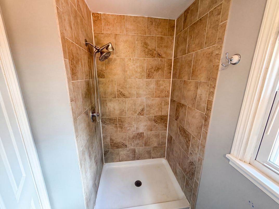 Photo 14 of 19 of 2308 E 69th St, Indianapolis, IN