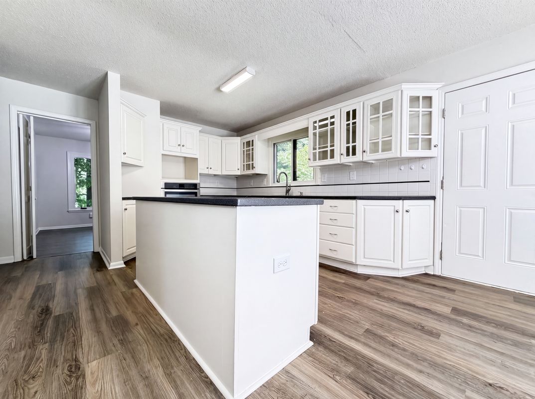 Photo 11 of 26 of 7210 Apple Creek Dr, Mint Hill, NC