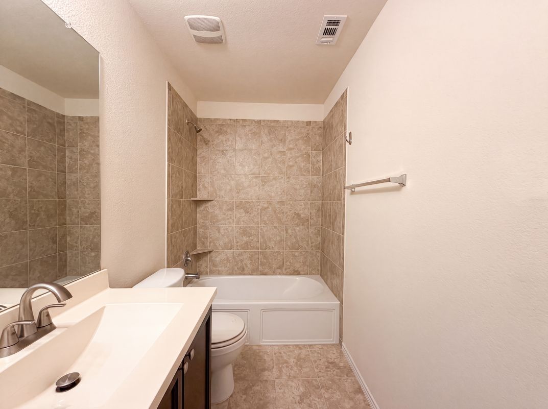 Photo 12 of 18 of 276 Circle Way, Jarrell, TX