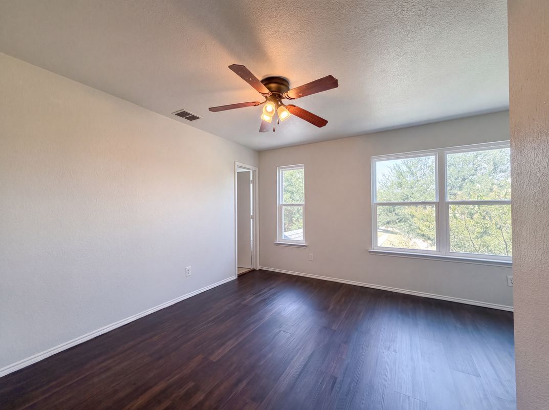 Photo 8 of 17 of 825 Village Point Ln, Fort Worth, TX