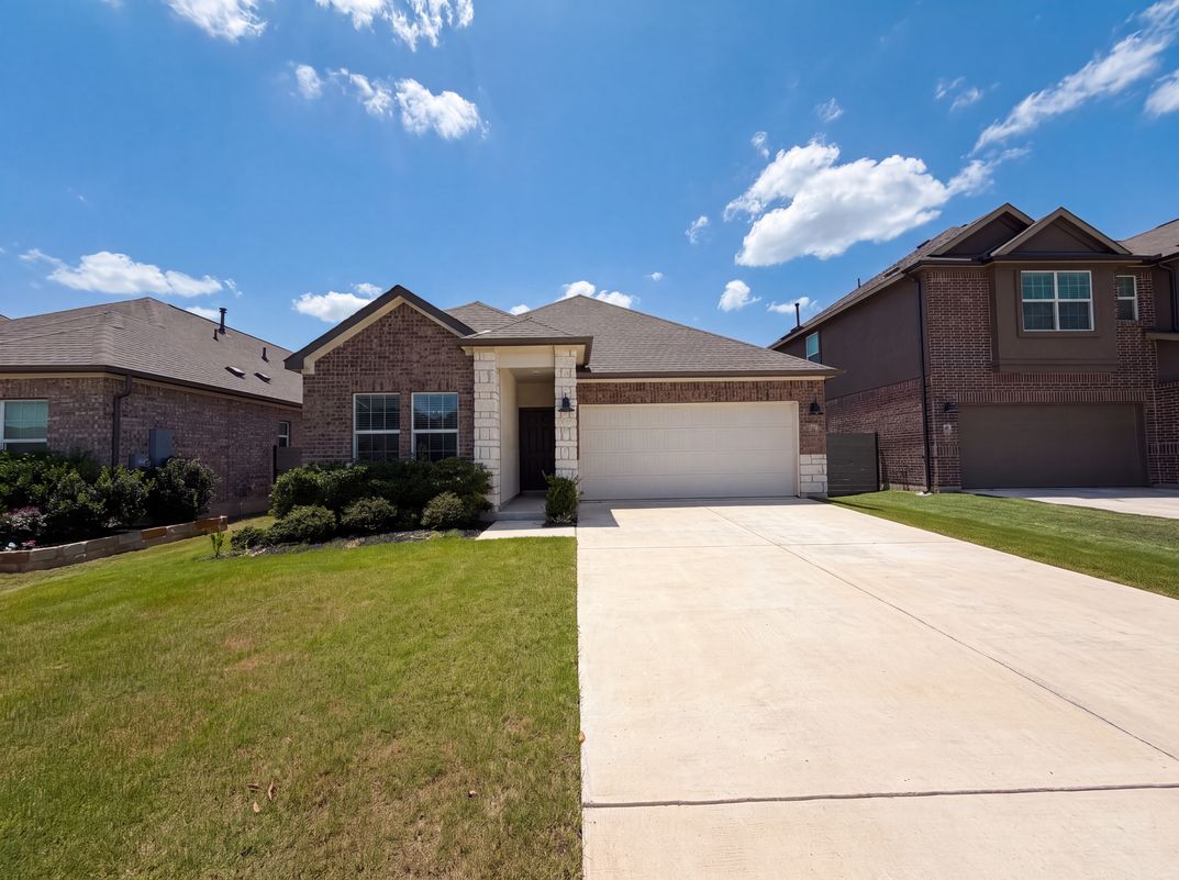 Property photo 1 of 424 Wolf Springs Rd