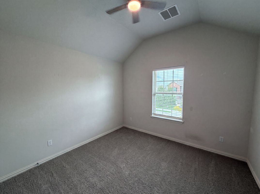 Photo 9 of 16 of 1308 Knowles Dr, Hutto, TX