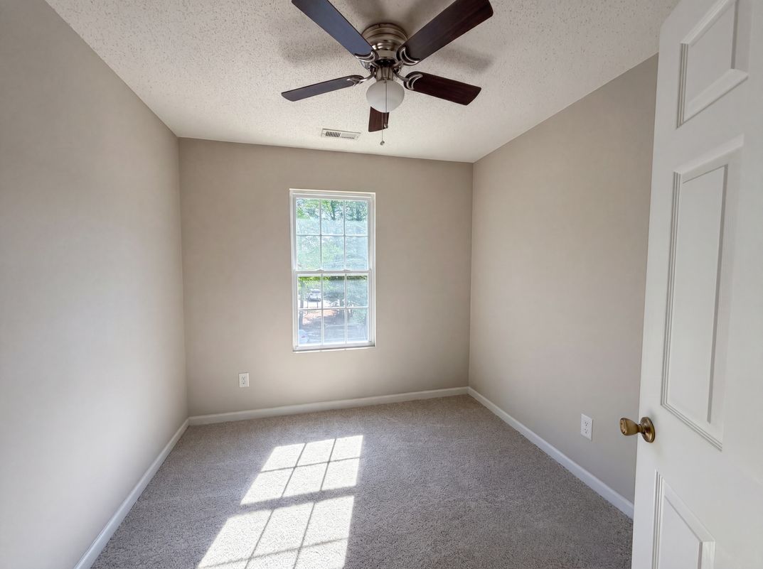 Photo 14 of 17 of 43 Edgebrook Cir, Durham, NC