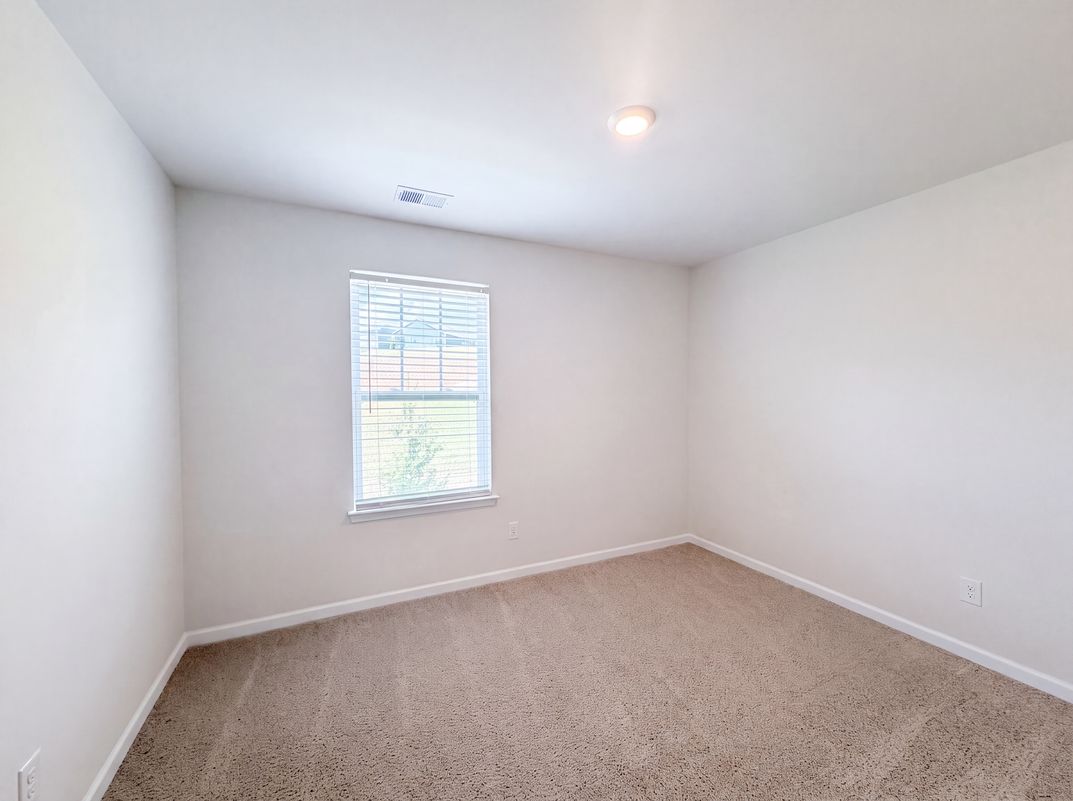 Photo 10 of 18 of 115 Spring Hall Dr, Troutman, NC