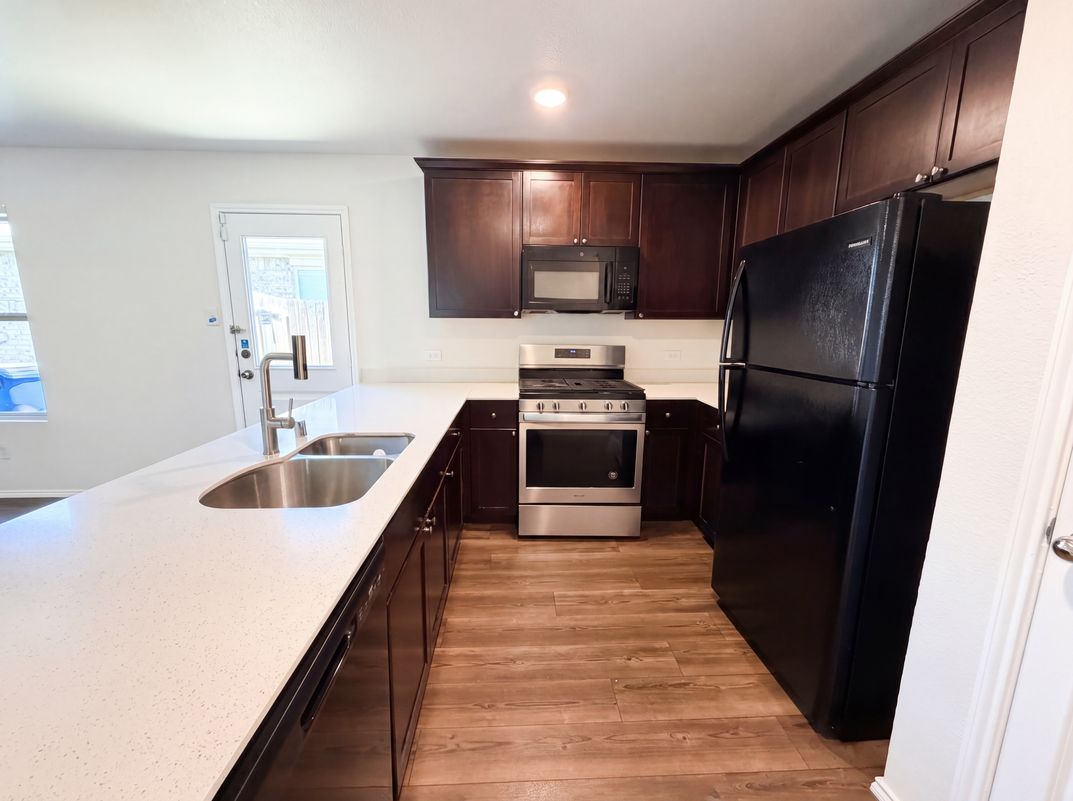 Photo 6 of 17 of 2214 Nightgrove Cir, Crandall, TX