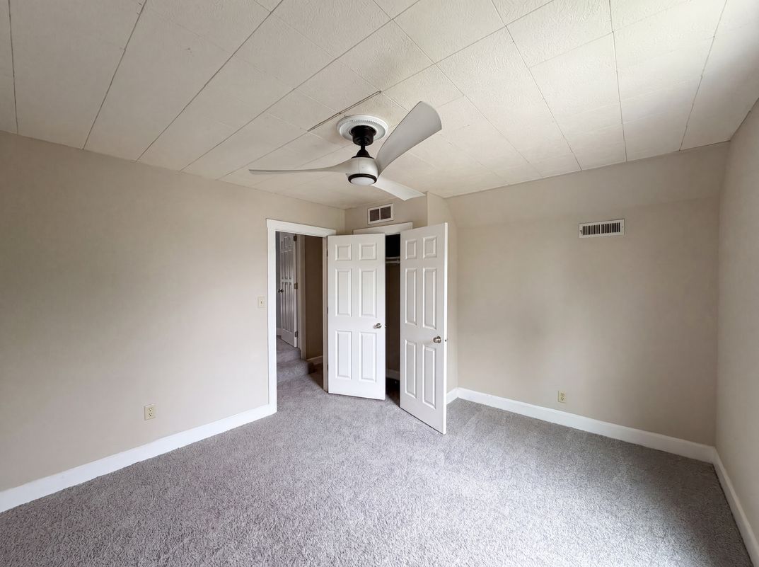 Photo 19 of 25 of 1510 E Raymond St, Indianapolis, IN