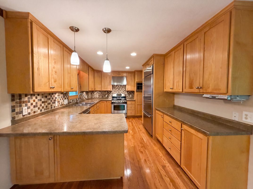 Photo 6 of 27 of 5243 Latta St, Saint Paul, MN