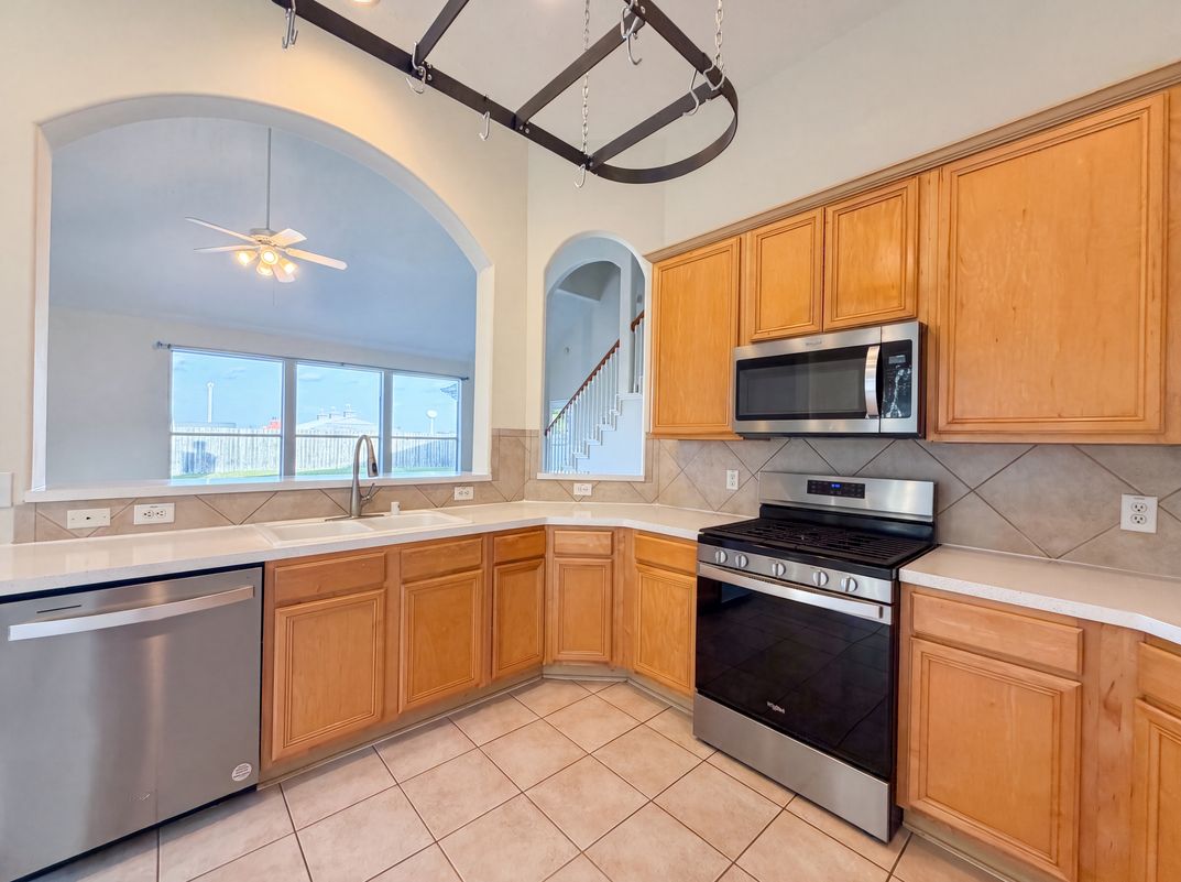 Photo 6 of 22 of 7914 Ingle Oak Dr, Houston, TX