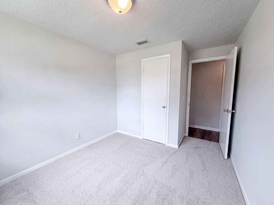 Photo 9 of 21 of 411 Capricorn Ln, Orange Park, FL