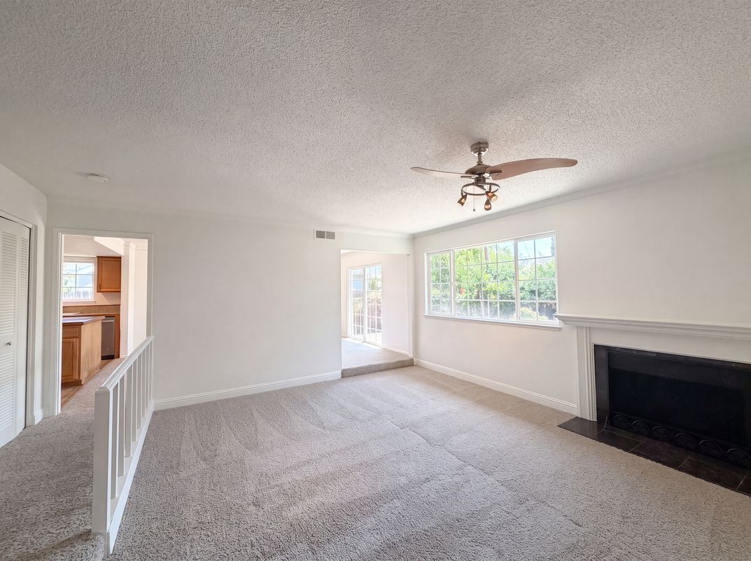 Photo 8 of 41 of 7007 Ursa Pkwy, Sacramento, CA