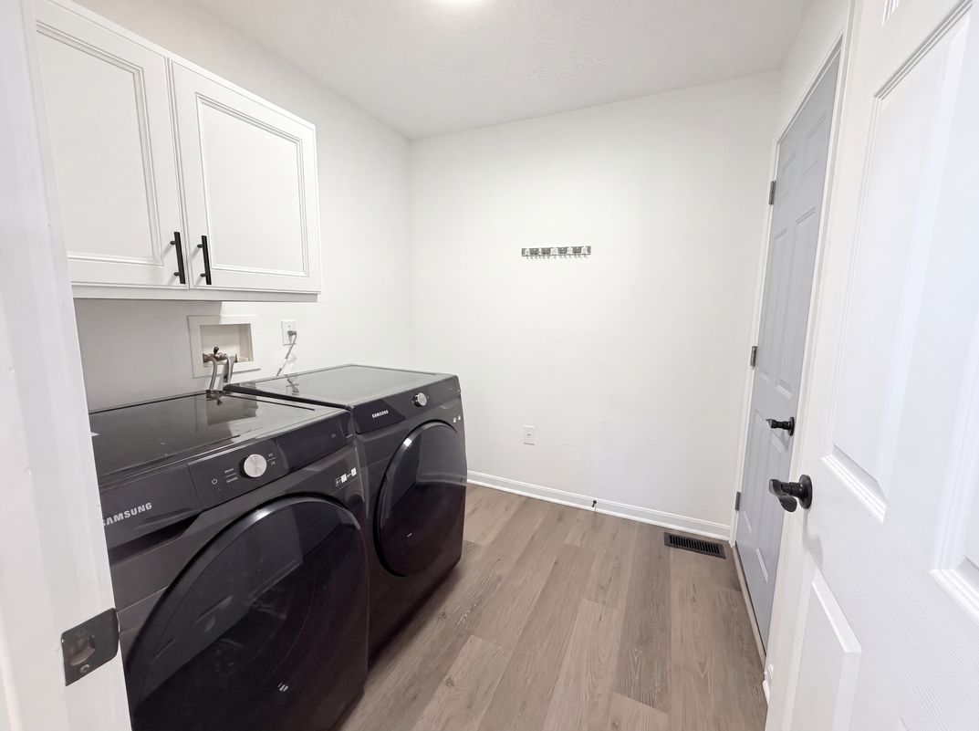 Photo 37 of 43 of 9212 Cedar Gate Dr, Loveland, OH