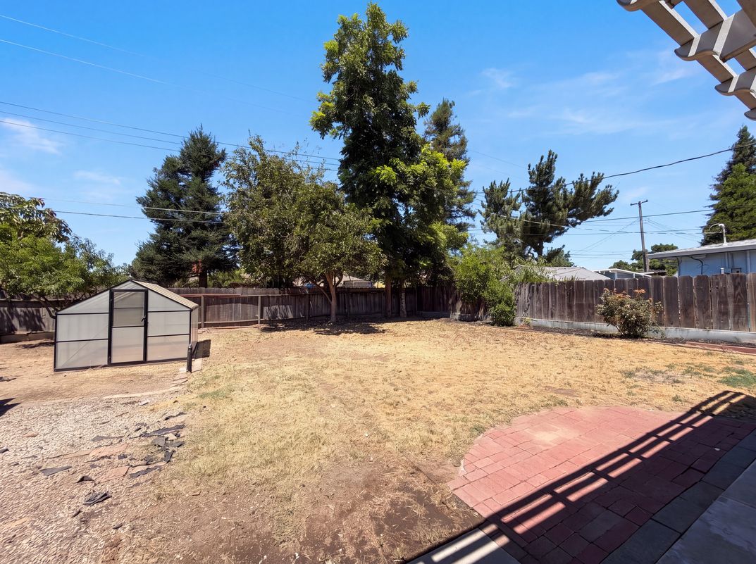 Photo 35 of 41 of 719 N Crescent Ave, Lodi, CA