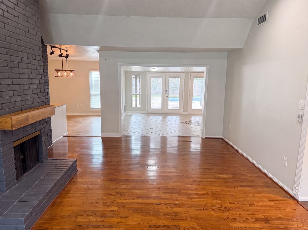 Photo 7 of 26 of 14923 Aspen Hills Dr, Houston, TX