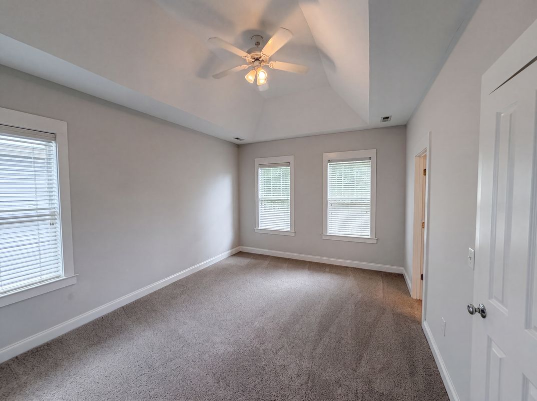 Photo 4 of 21 of 10801 Cokesbury Ln, Raleigh, NC