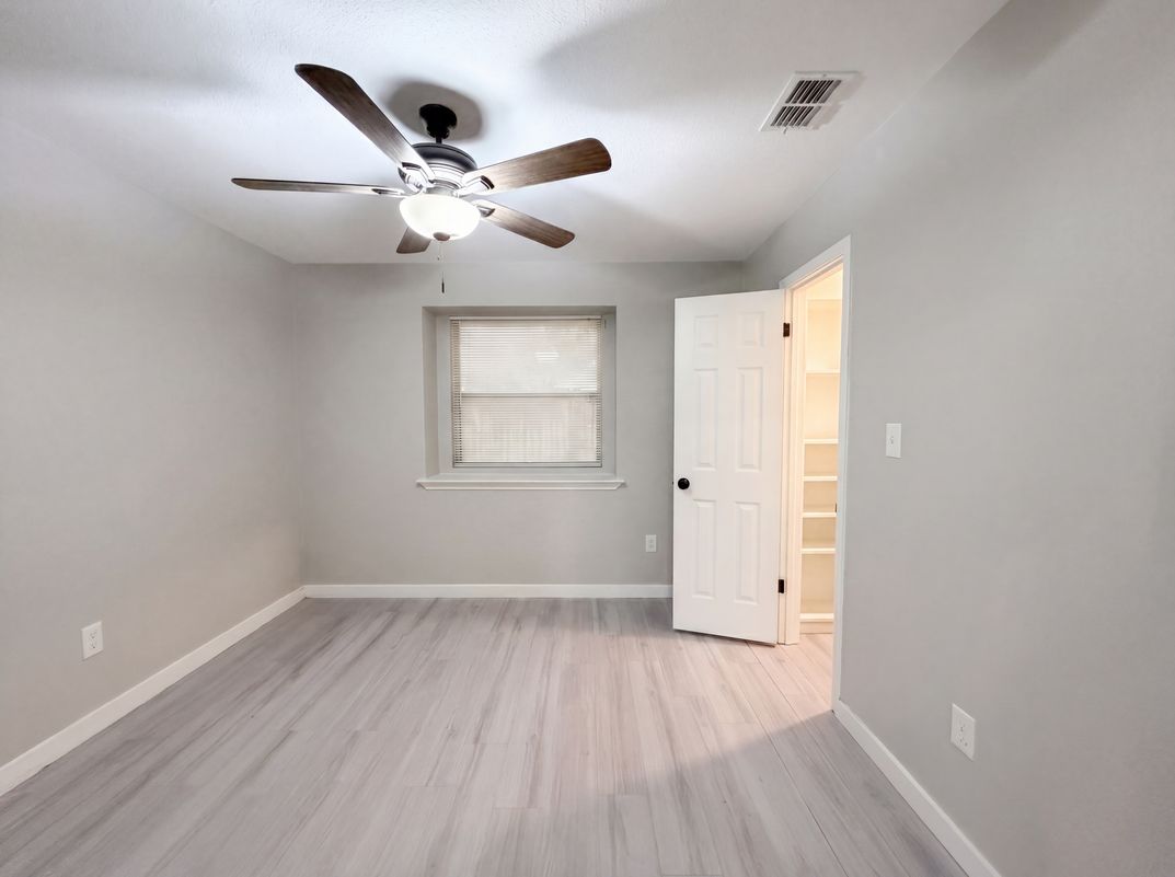 Photo 14 of 18 of 13214 Deepwater Cir, Corpus Christi, TX