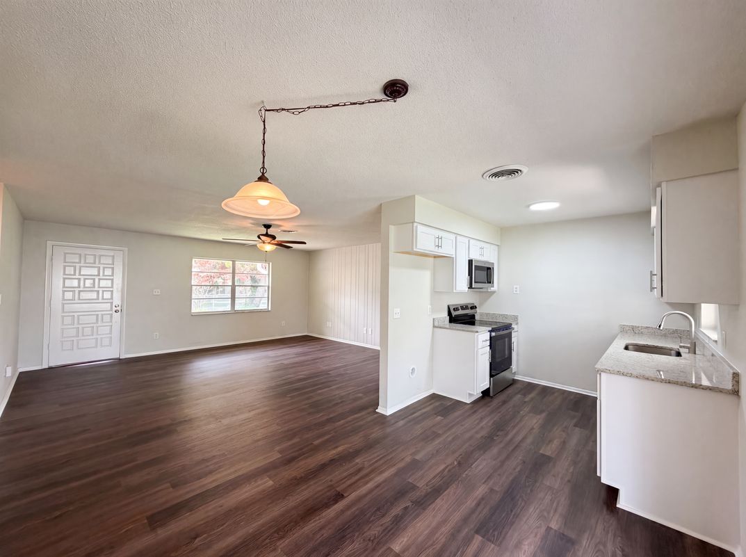 Photo 21 of 28 of 855 Murdock Blvd, Orlando, FL